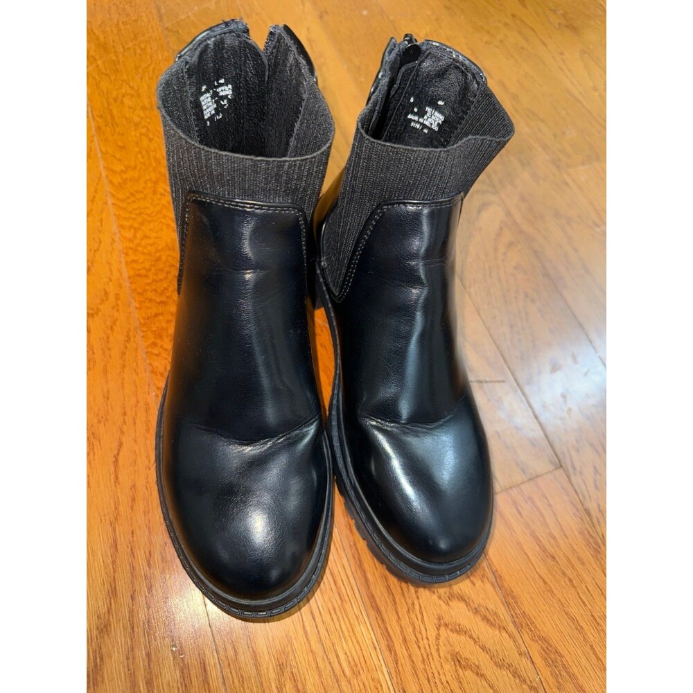 Steve Madden women's black booties size 4